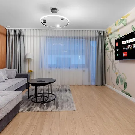 Grand Apartment *