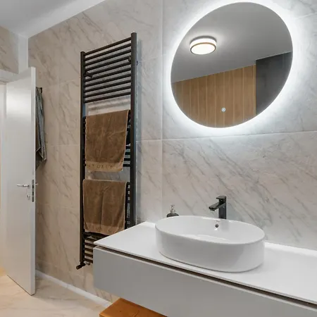 Grand Apartment